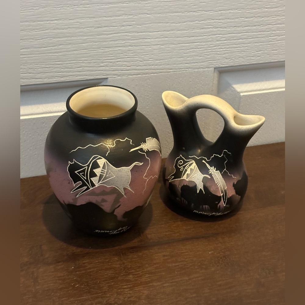 Hozoni Pottery Native American Miniature Bud Vases Buffalo Bison Pattern Signed